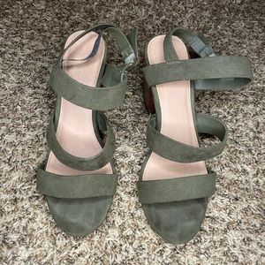 COPY - Green stewpot wedges